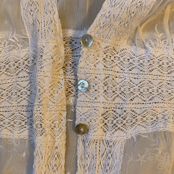 SOFT SURROUNDINGS White Floral Blouse‎ embroidered - Picture 4 of 16